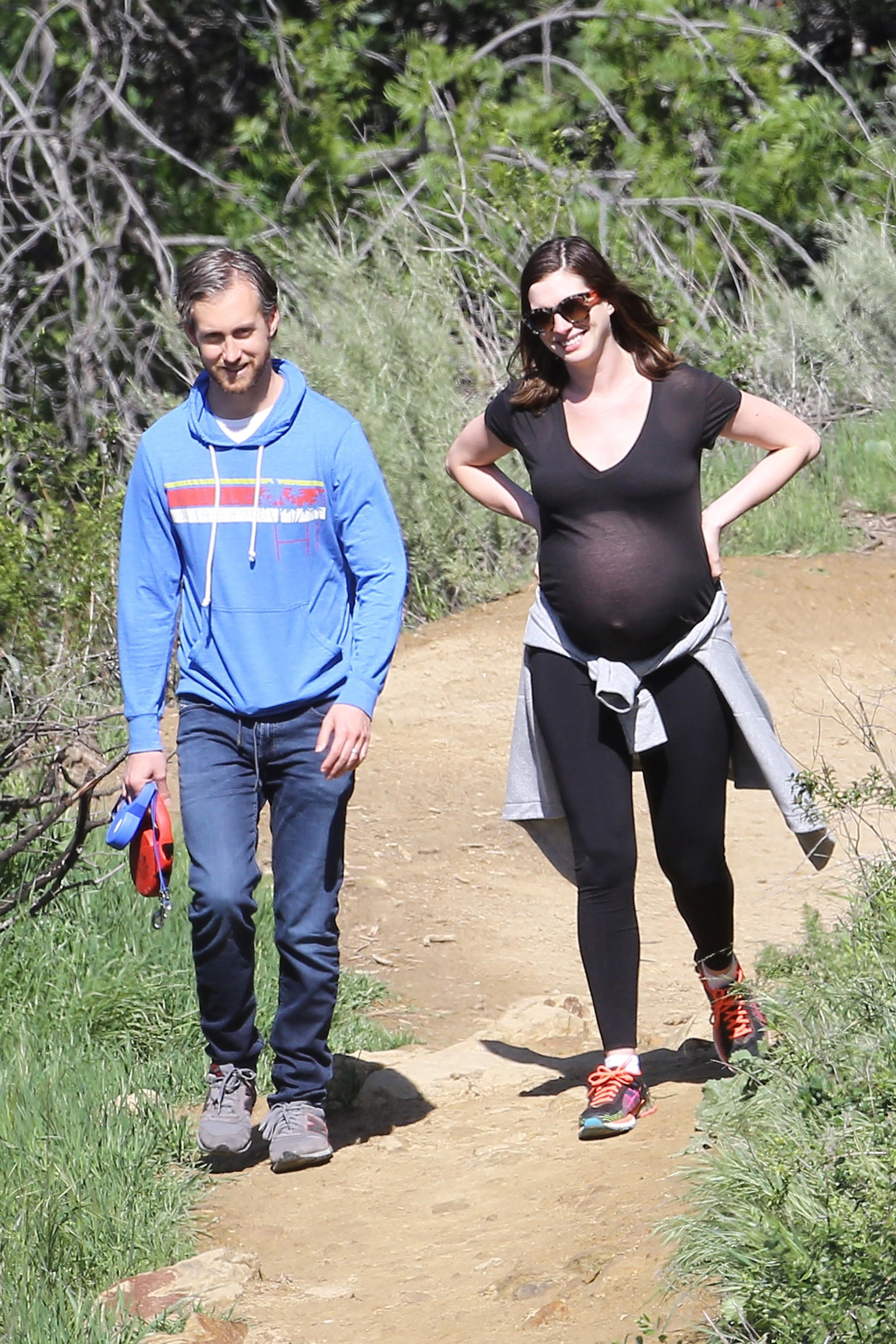 anne hathaway pregnant baby girl adam shulman