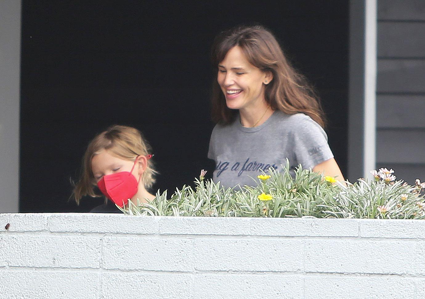 jennifer garner youngest son sam ice skate