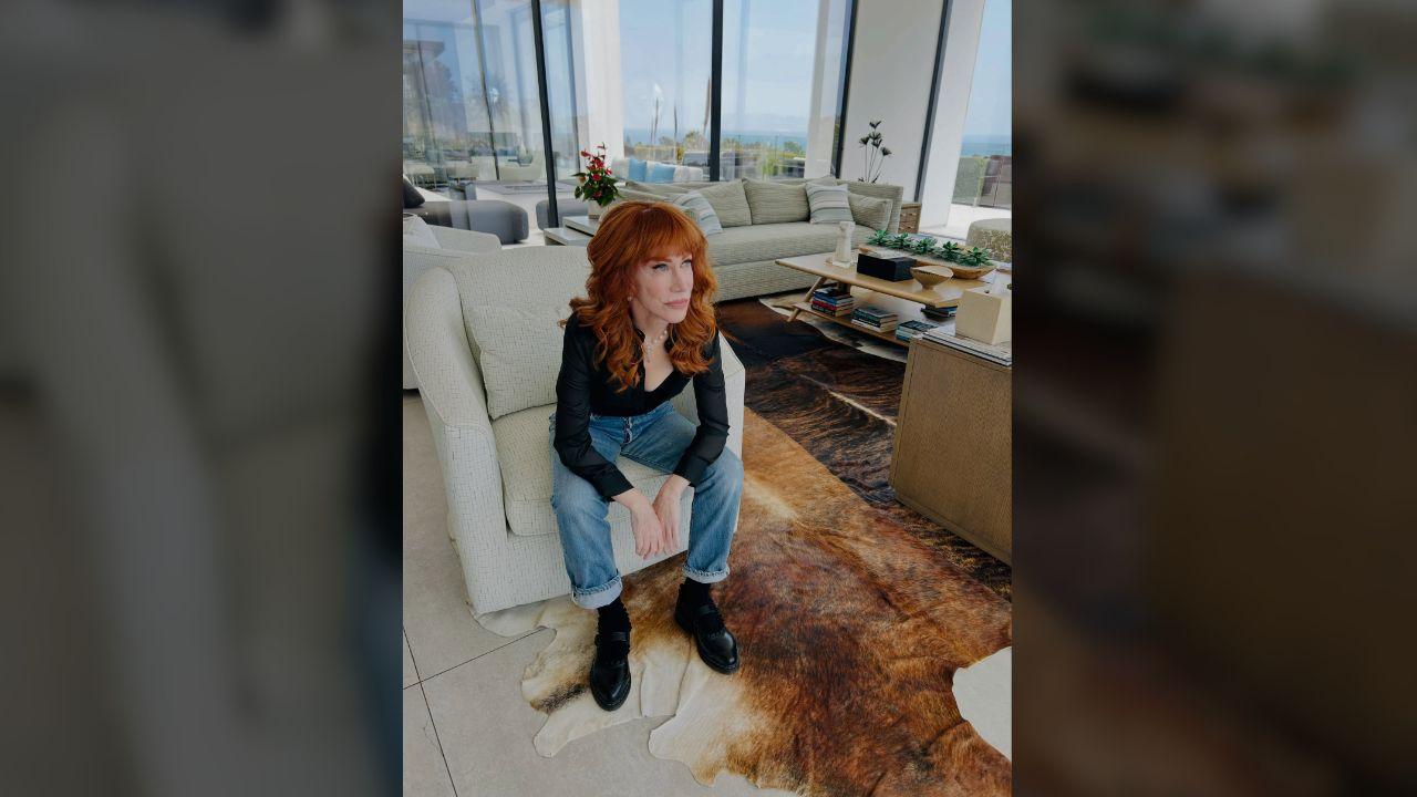 Photo of Kathy Griffin admitted that it may take an 'impossible amount of work' to turn the United States back into a 'functioning' country.