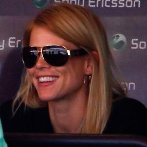 2011__07__Elin_Nordegren_July15newsbt 300&#215;300.jpg