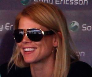 2011__07__Elin_Nordegren_July15newsbt 300×300.jpg