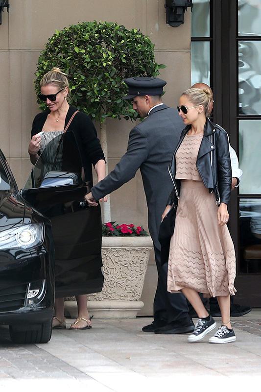 *EXCLUSIVE* Cameron Diaz and Nicole Richie meet up for a girls lunch at the Montage