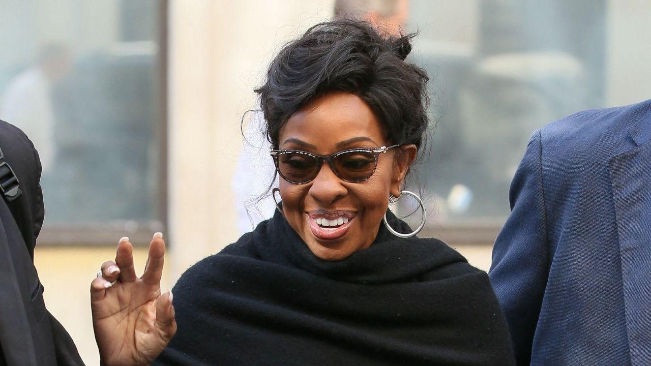 Image of Gladys Knight appeared to lose her place during her performance of 'Midnight Train to Georgia,' at her appearance in Hollywood Bowl.