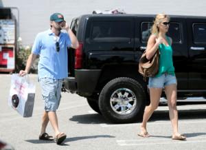 2010__06__Leo_Bar_June2_6684 300×218.jpg