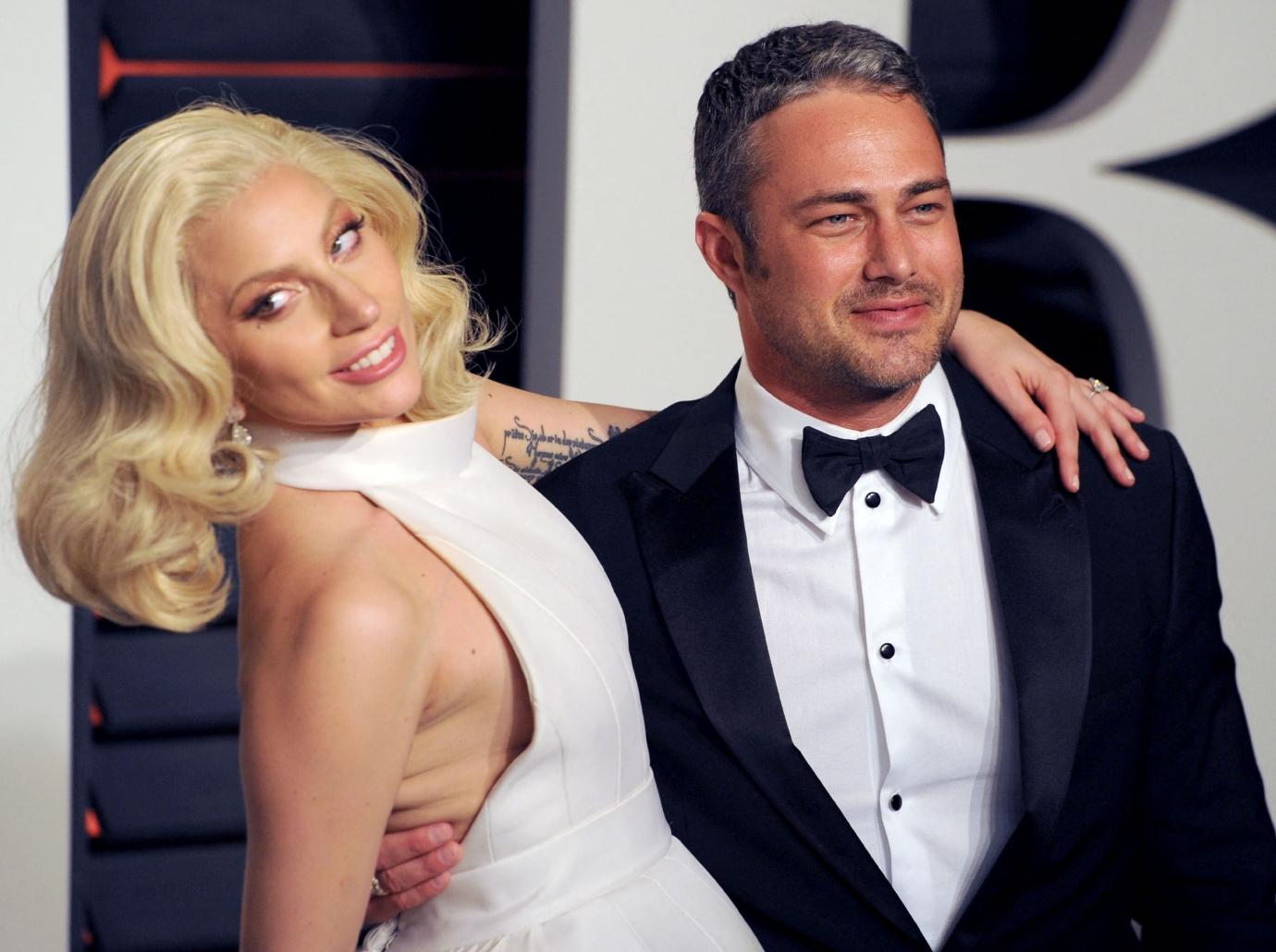 lady gaga massive diamond engagement ring fiance michael polansky photos