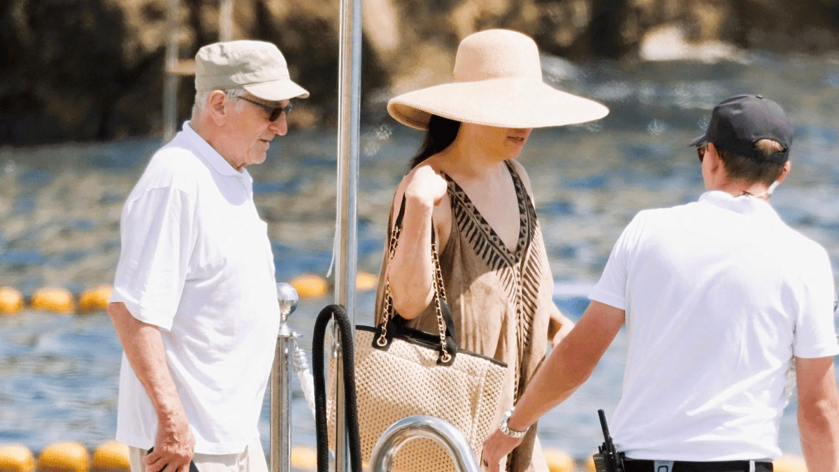 Photo of Robert De Niro and Tiffany Chen were first romantically linked in 2021.