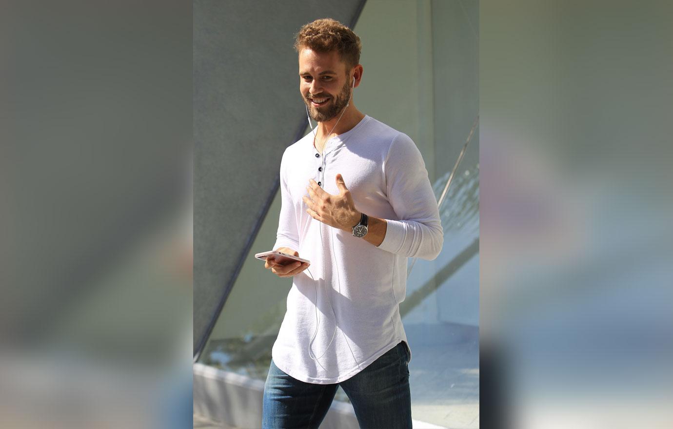 Nick Viall leaves Umberto salon in Beverly Hills after a trim