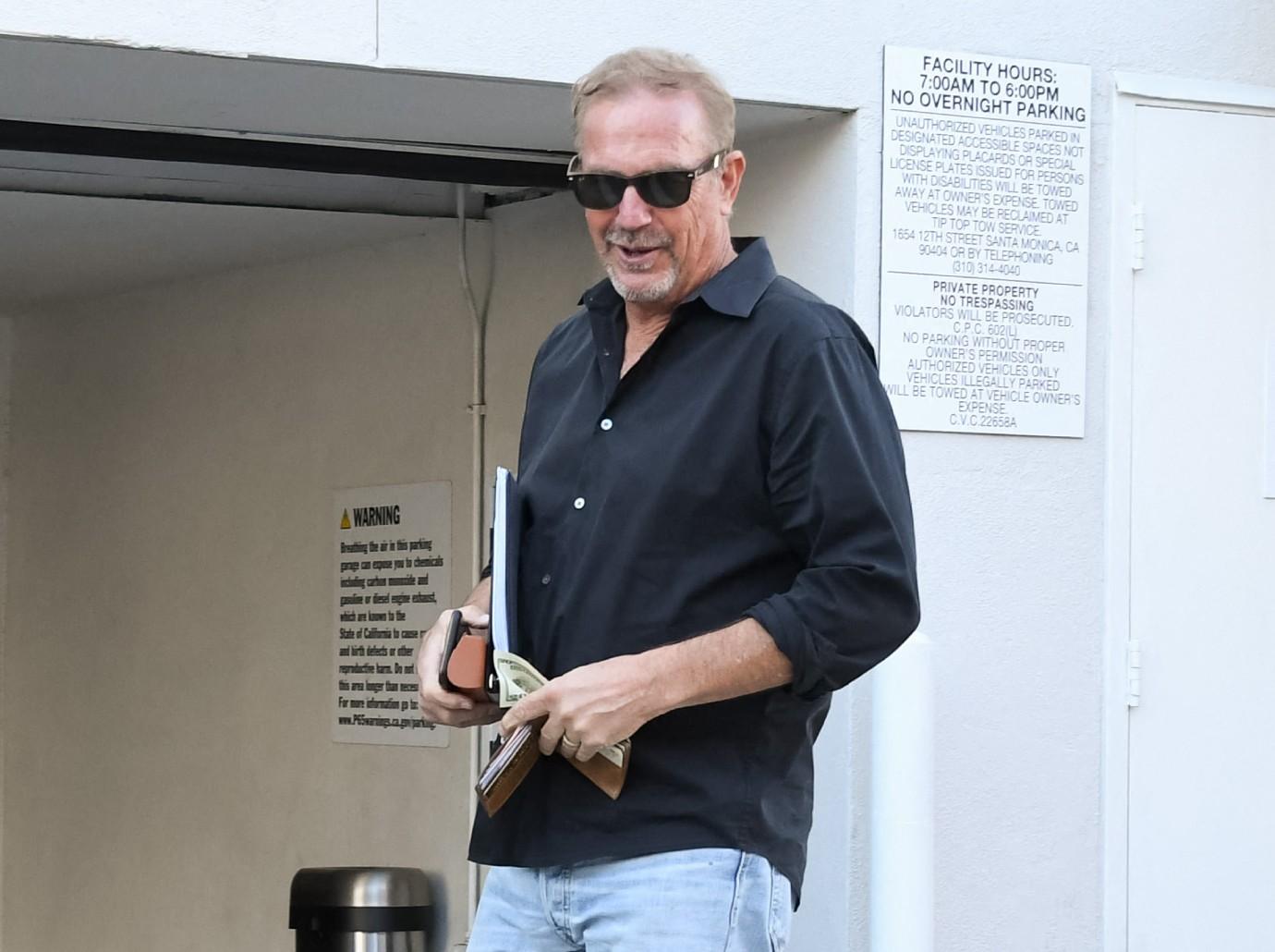 kevin costner divorce