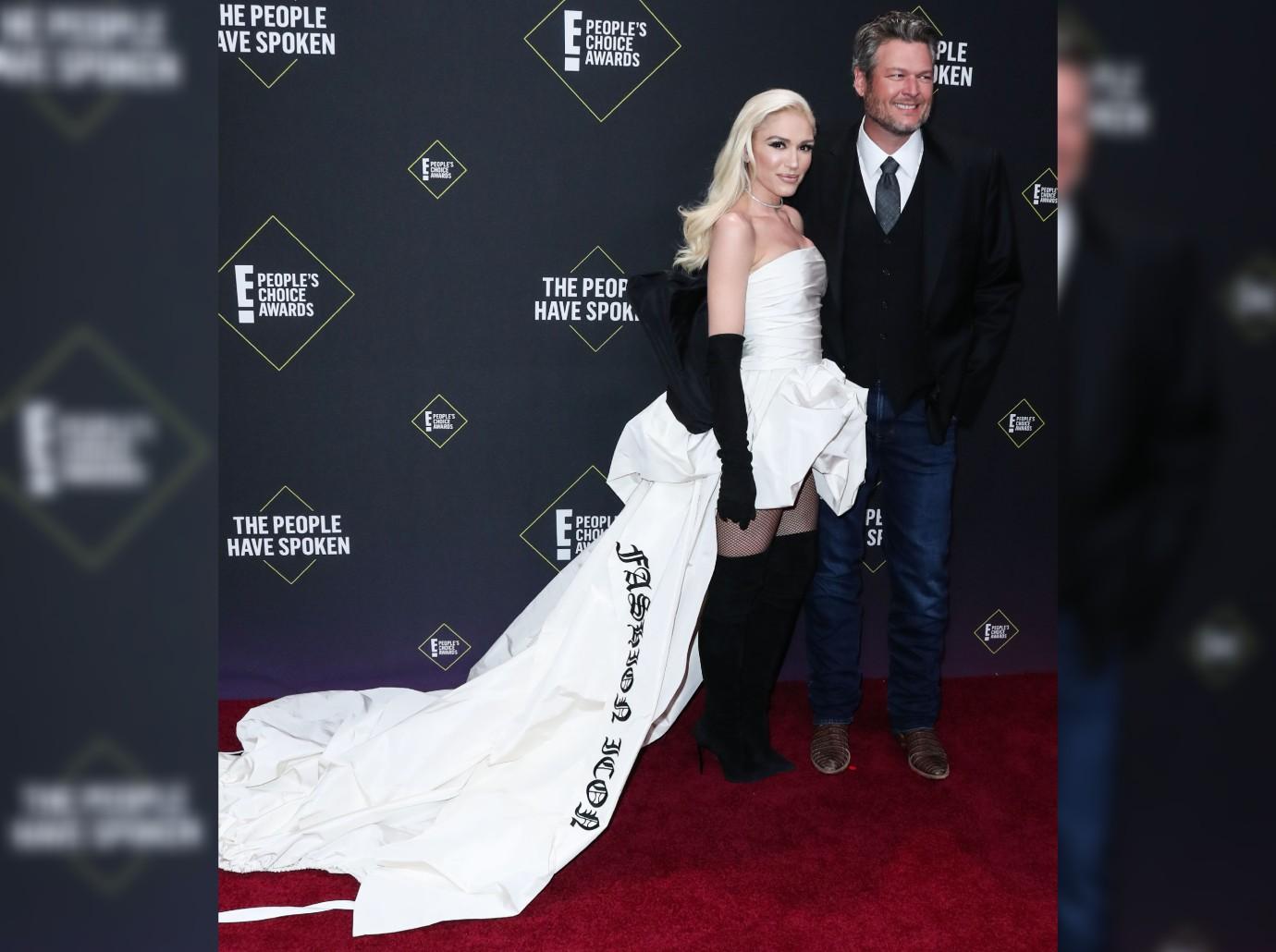 Gwen Stefani Marries Blake Shelton In Two Vera Wang Dresses