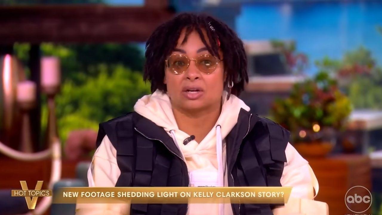 image of Raven-Symoné defended Kelly Clarkson after the singer's disagreement with Brooklyn shop Art of Play sparked online controversy.