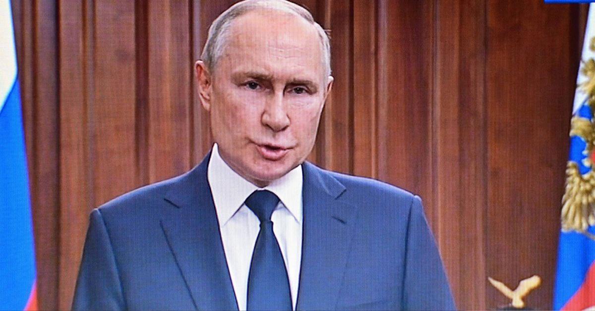 hillary clinton tulsi gabbard russian declassified intel election putin