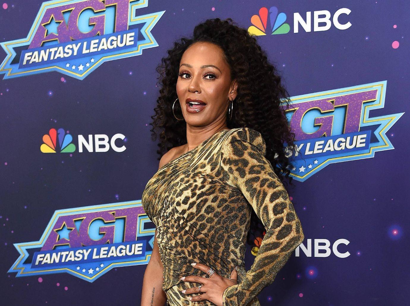 mel b temporarily kicked out spice girls group chat