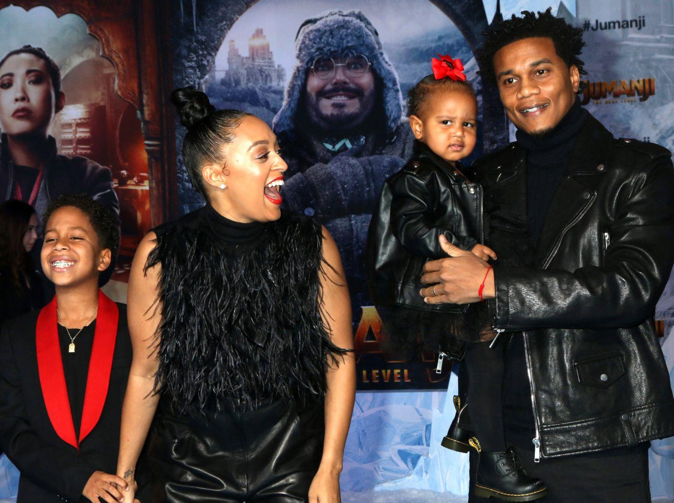 tamera mowry twin tia doesnt want dating advice cory hardrict divorce