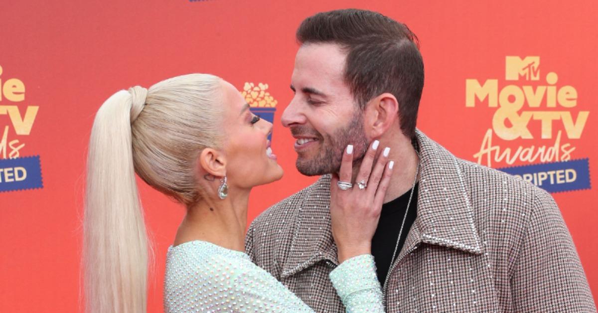 Tarek El Moussa & Heather Rae Young Kiss On The Red Carpet