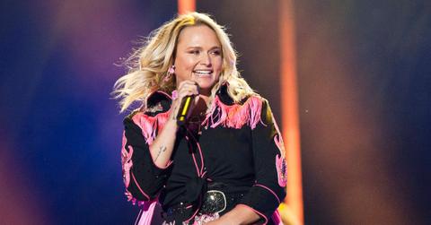 miranda lambert gets flak selfie incident headlining stagecoach