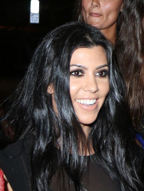 Kourtney kardashian parties ladies night out 07