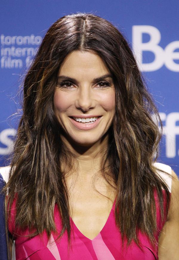 Red Carpet Confidential: Sandra Bullock Admits That Her Son, Louis, Prefers George  Clooney Over Her