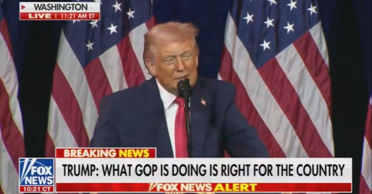 image of Donald Trump asked photographers to make him look thin at an event.