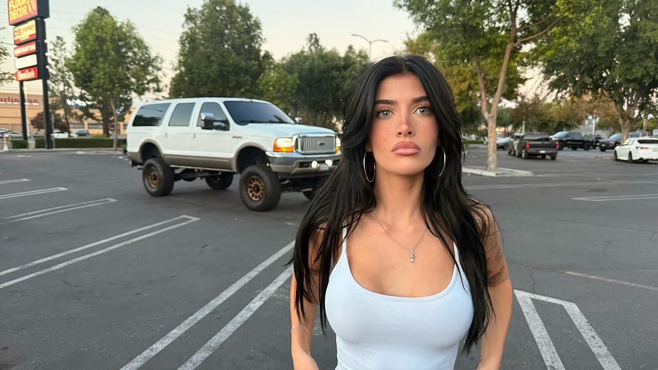 Image of Sami Sheen shared the exact implants she received.