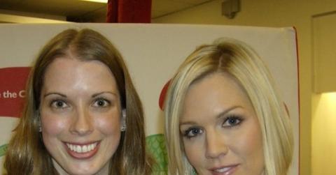 2009__08__valerieandjennie1 560×656.jpg