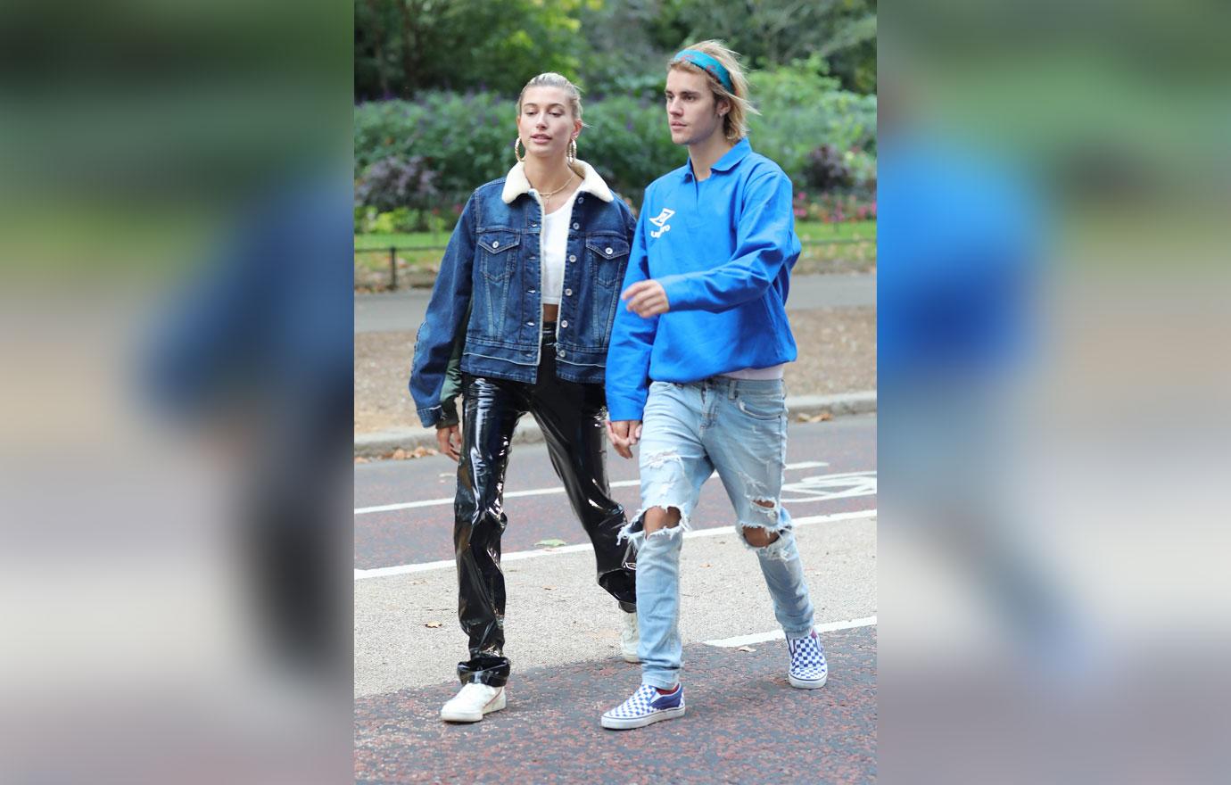 Justin Bieber and Hailey Baldwin Kissing in St James Park