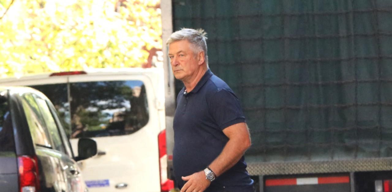 scruffy alec baldwin month pleading not guilty involuntary manslaughter