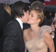 2010__02__drew_barrymore_justin_long_feb2newsneb 225×209.jpg