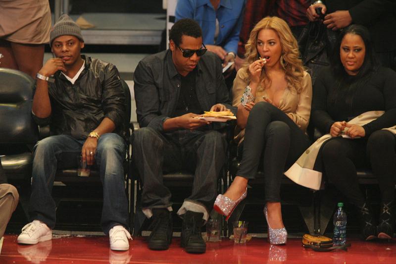 Diet Disaster! Beyoncé's Indulging In Booze & Junk Food Due To Marriage ...