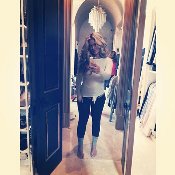 Kim zolciak mirror selfie