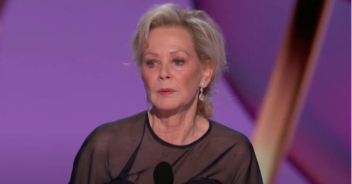 jean smart received a standing ovation