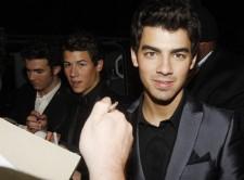 2009__11__jonamainhoriz 225×166.jpg