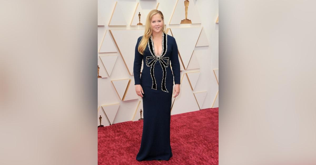 amy schumer quit ozempic dropping  pounds weight loss drug