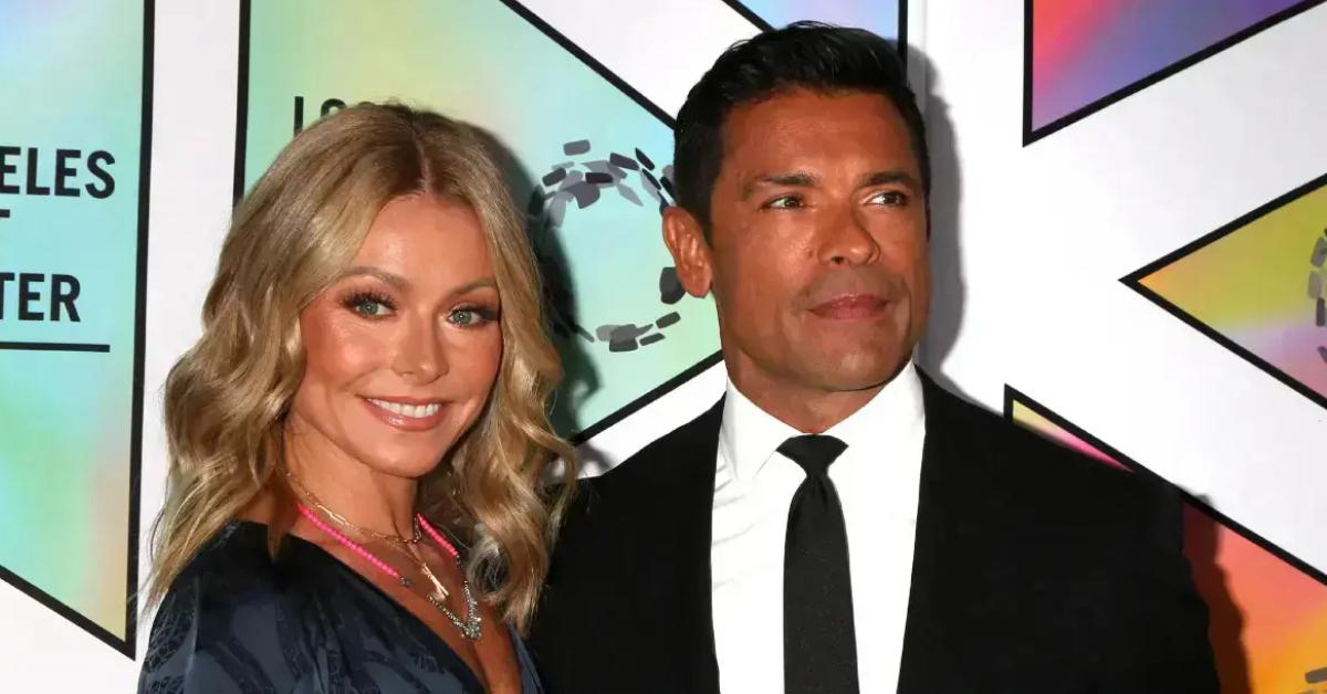 Photo of Kelly Ripa and Mark Consuelos.