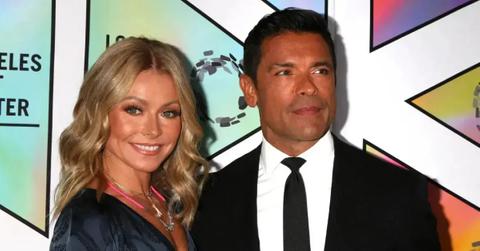Photo of Kelly Ripa and Mark Consuelos.
