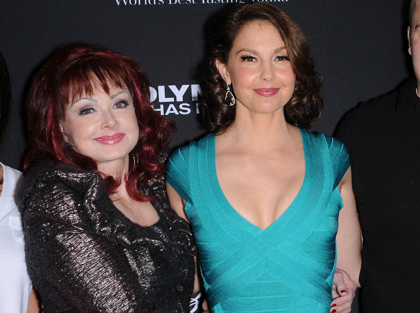 ashley judd mom naomi untreated mental health  year anniversary suicide