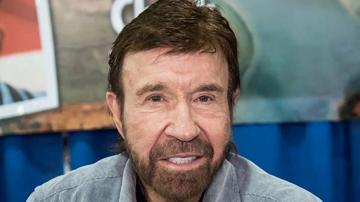 Photo of Prior to his death, Chuck Norris revealed he fathered a child when he cheated on his first wife.