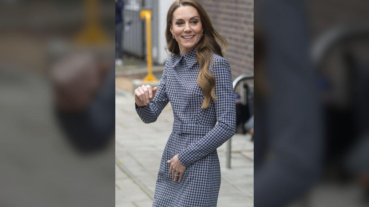 image of Princess Kate favors lapis lazuli.