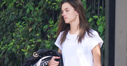 Alessandra ambrosia no makeup luggage pics