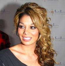 2009__12__wenn2689450 220×225.jpg