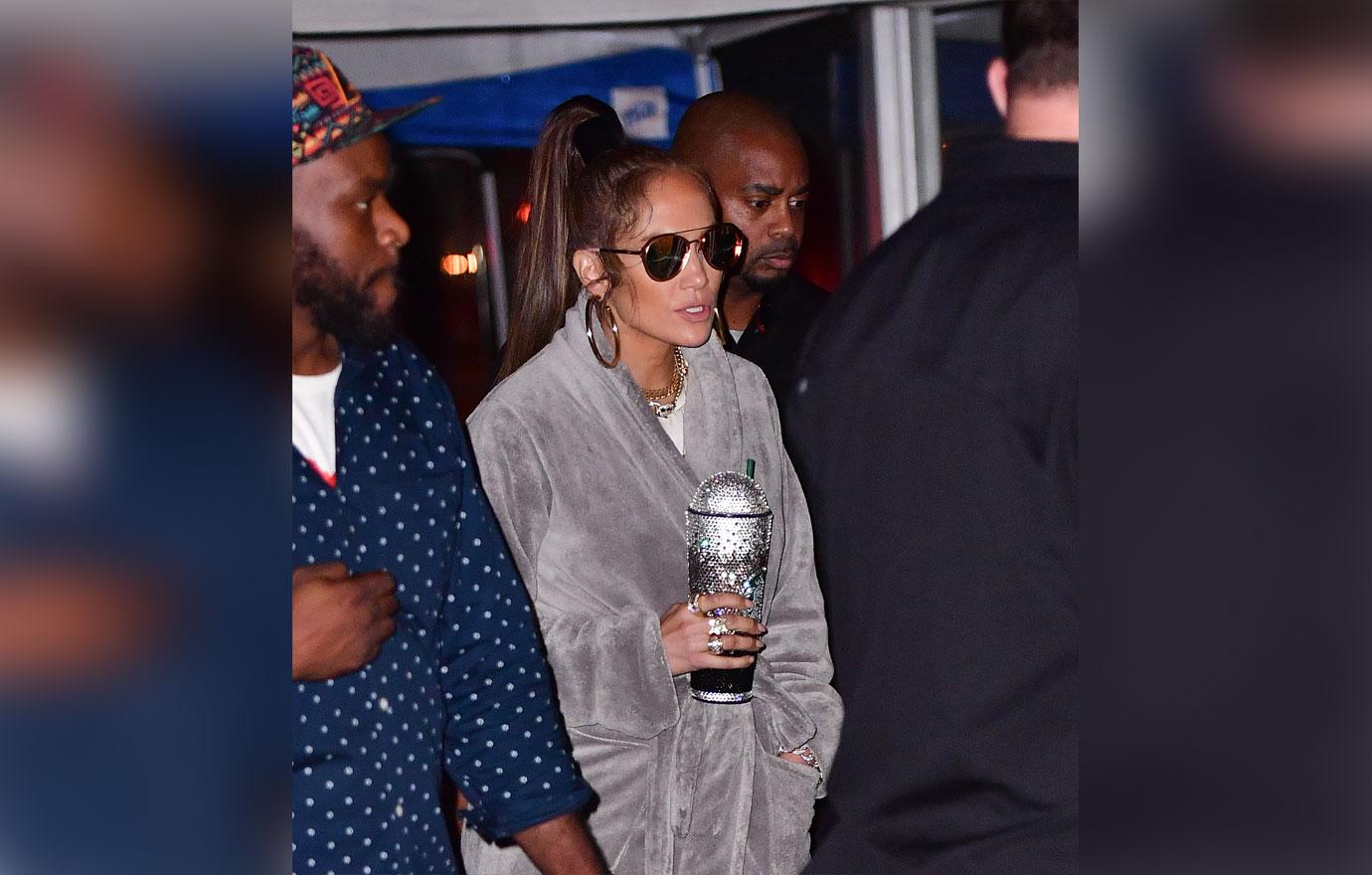 Jennifer Lopez’s Drinking Cup Is a Must See!