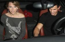 2009__10__full_swift_and_taylor_lautner_14_wenn2633402 225&#215;148.jpg