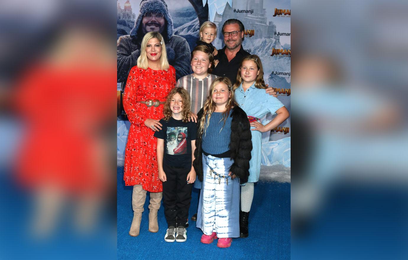 tori spelling and kids jet off on winter vacation without dean mcdermott