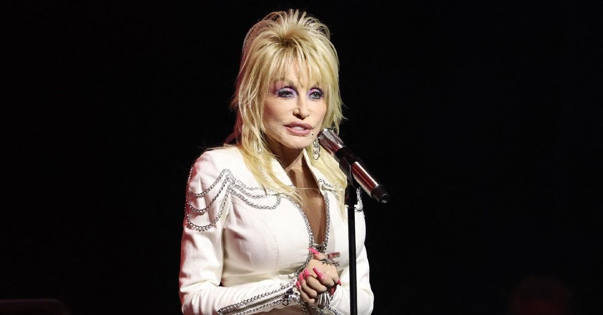 dolly parton dedicates song if you hadnt been late husband carl dean