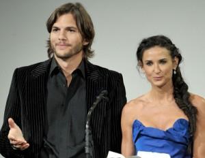 2011__10__Ashton Kutcher Demi Moore Oct12newsbt 300×232.jpg