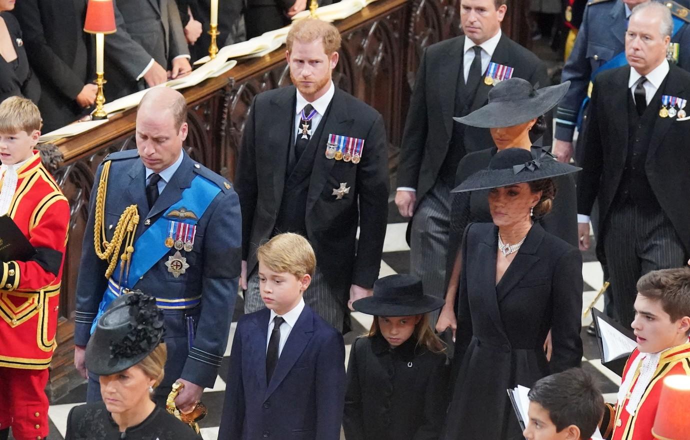 princess charlotte cries queen elizabeth funeral