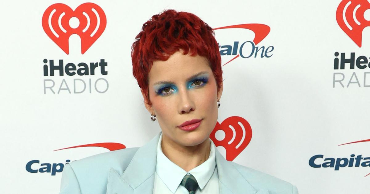 Photo of Halsey.