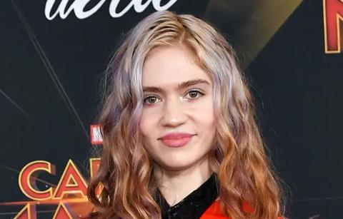 Grimes Thinks Fight Between Elon Musk & Mark Zuckerberg Will Happen