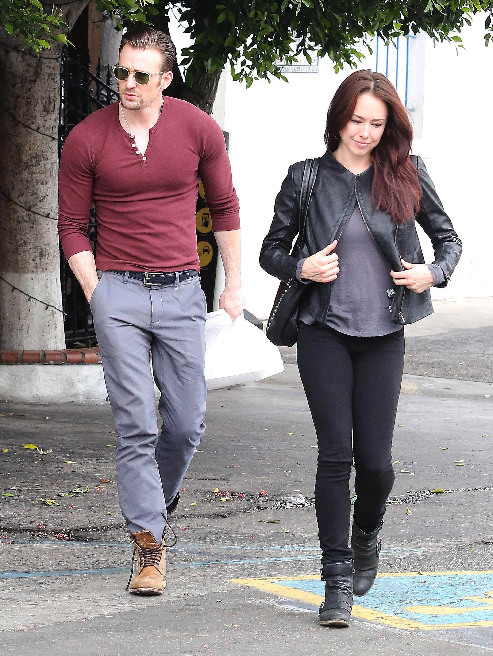 New Couple Alert Chris Evans Spotted On A Lunch Date With Lindsey Mckeon