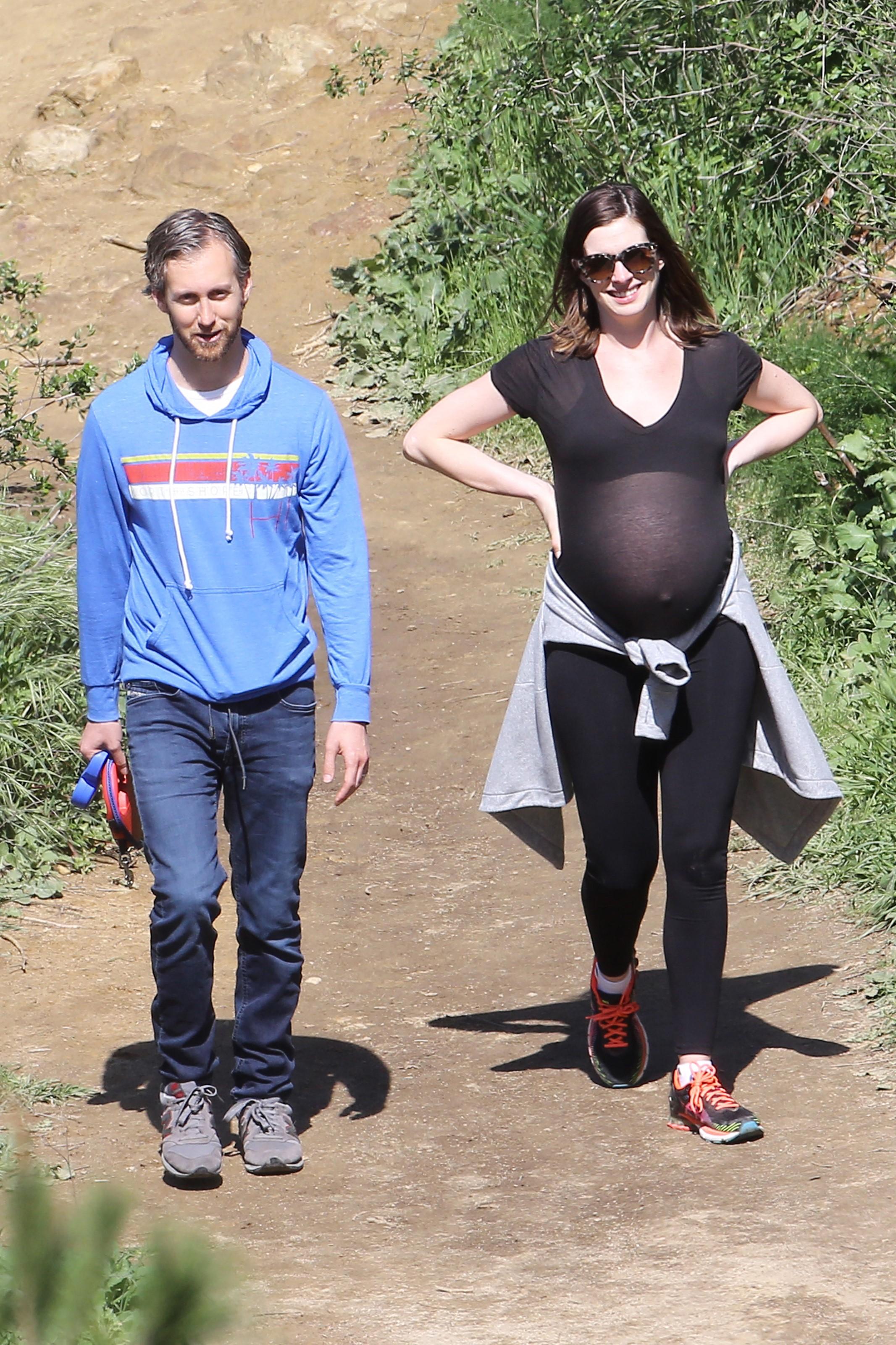 anne hathaway pregnant baby girl adam shulman