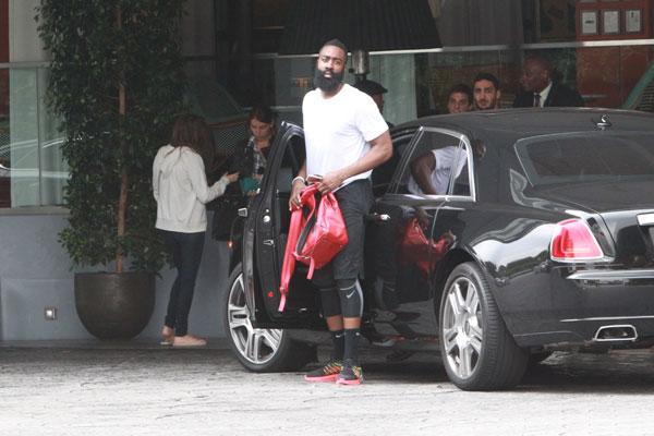 Khloe kardashian james harden dating6